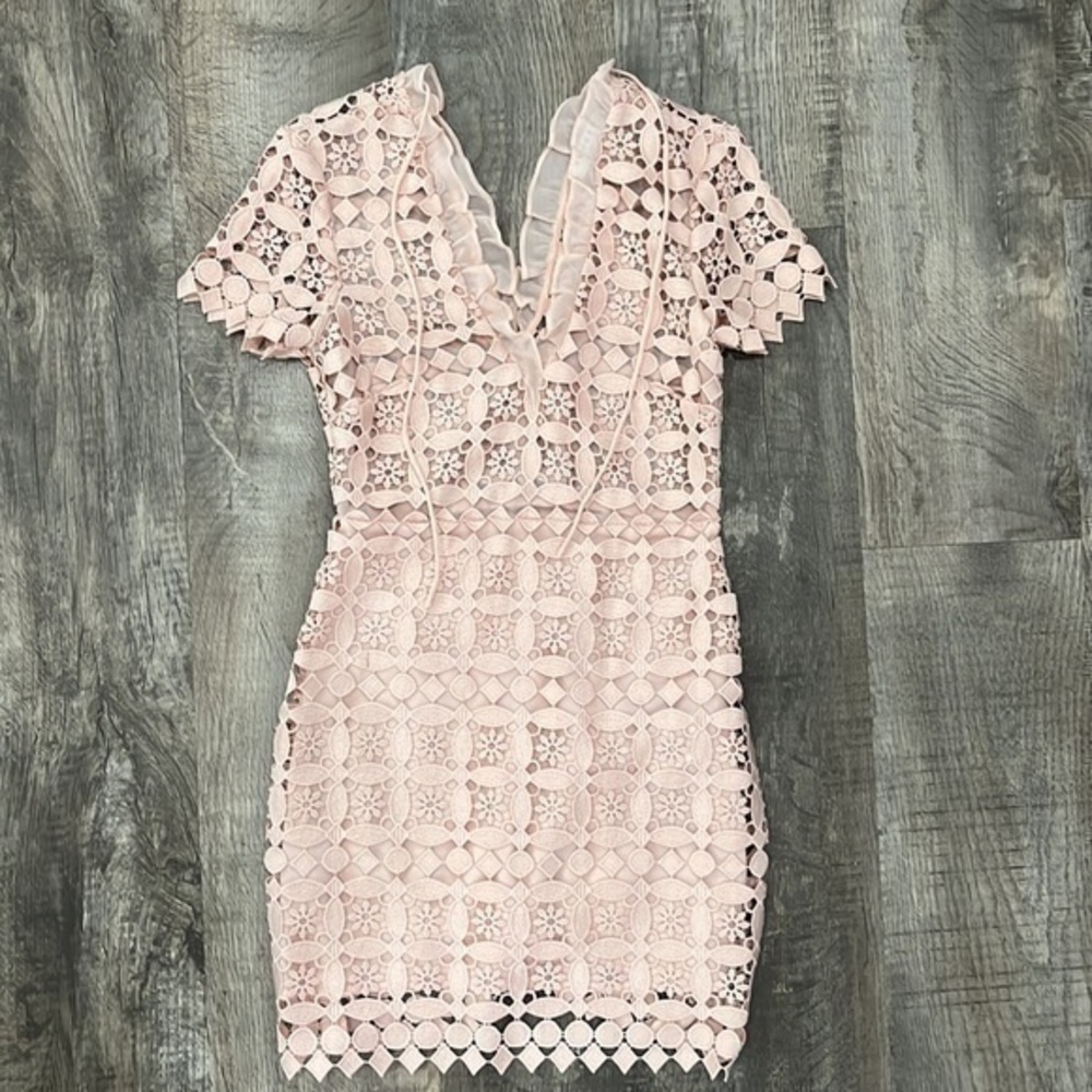 Sandro Manureva Blush Pink Crochet Lace Mini Dress Size 1 or Small - Picture 2 of 9